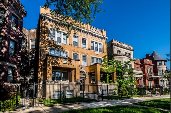 Bronzeville Apartments for rent in Chicago | 4820 S Michigan Ave